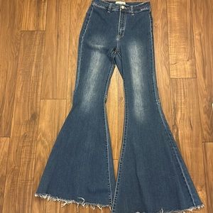 CLOSET CLEAR OUT $5 Tricot wide flare denim jeans size 5/26
